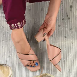 ravis Women Heels Sandal image 1