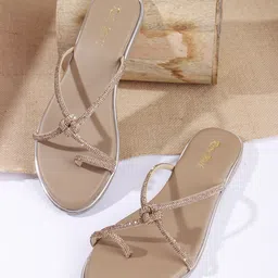 retro walk Women Flats Sandal image 2