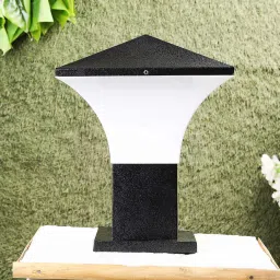 brightdaisy Black Metal Gate Light image 2