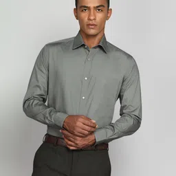 raymond Men Slim Fit Solid Formal Shirt image 1