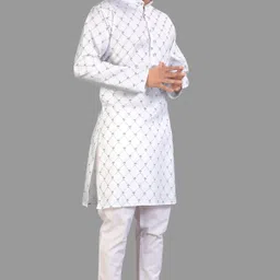 fashionparrot Men Printed Cotton Blend Straight Kurta image 3