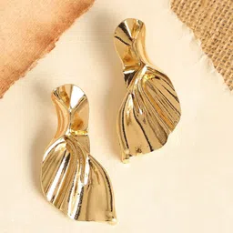 SOHI Gold-Plated Contemporary Drop Earrings-picture-21