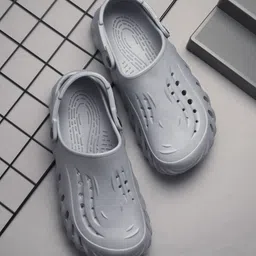 The Roadster Lifestyle Co Men Textured Clogs-image-25