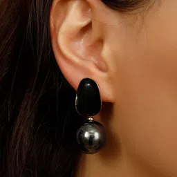 Palli Creation Contemporary Studs Earrings image 4