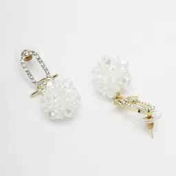 Scintillare By Sukkhi Gold Plated Drop Earrings image 4
