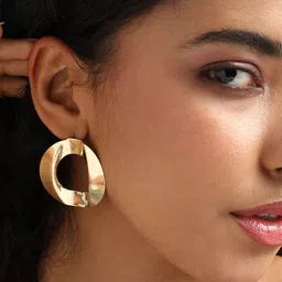 SOHI Gold-Plated Circular Studs Earrings image 2