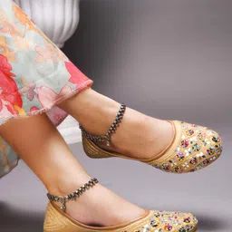 shoe lab Jutis For Women image 1