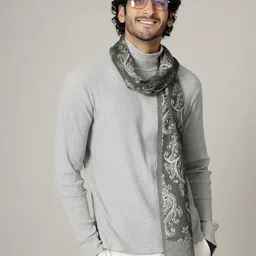 Ravaiyaa - Attitude Is Everything Geometric Print Men Muffler-picture-17