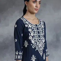 libas Women Embroidered Viscose Rayon Straight Kurta image 4