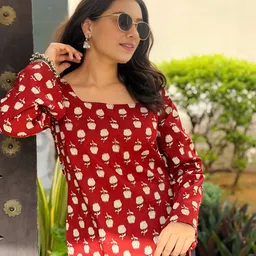 shions Women Printed Cotton Blend Straight Kurta image 4