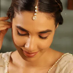 Priyaasi Gold-Plated Kundan Studded Maang Tikka Head Jewellery image 4