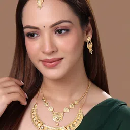 Yellow Chimes Gold-Plated Traditional Jewellery Set With Maangtikka image 5