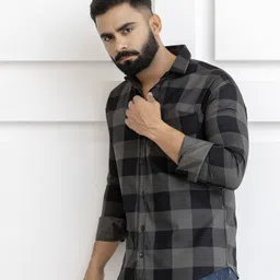 surhi Men Regular Fit Checkered Spread Collar Casual Shirt image 4