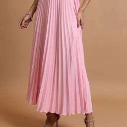 tokyo talkies Women Solid Pleated Pink Skirt image 3