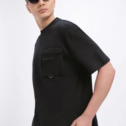 Men Solid Round Neck Cotton Blend Black T-Shirt-image-79