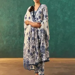 1 stop fashion Women Cotton Blend Kurta Pant Dupatta Set-picture-16
