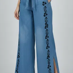 reya fashion Women Relaxed Fit Mid Rise Light Blue Jeans image 3