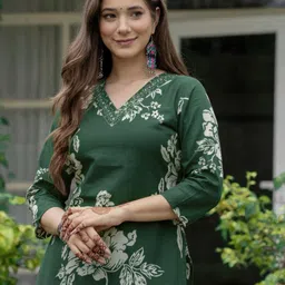 kharoliya Women Pure Cotton Kurta Pant Set image 1