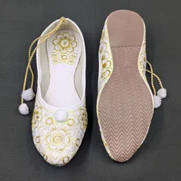 hyon zirmer Jutis For Women image 5