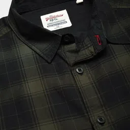 roadster Men Regular Fit Checkered Spread Collar Casual Shirt image 2