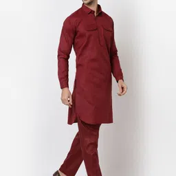 tsarina Men Cotton Blend Kurta Salwar Set image 3