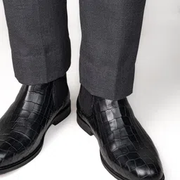 Alberto Torresi Black Croc-Textured Leather Chelsea Boots for Men Boots For Men-picture-28