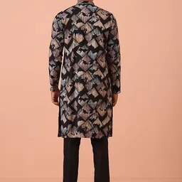 KISAH Geometric Printed Mandarin Collar Straight Kurta with Trousers image 5