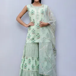 ArtiZenWeaves Women Floral Printed Gotta Patti Kurti With Sharara & Dupatta-picture-23