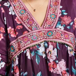 Globus Gloplus V-Neck Puff Sleeves Floral Print Lace Detailing A-Line Plus Size Midi Dress image 5