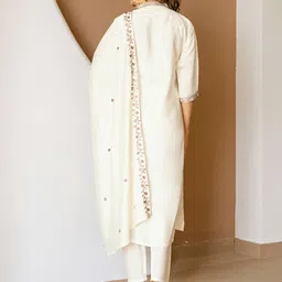 SANISA Floral Embroidered Sequinned Straight Kurta With Trousers & Dupatta image 2