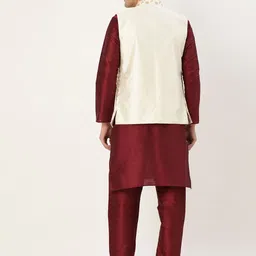 SOJANYA Men Maroon & Off-White Solid Kurta with Churidar & Nehru Jacket image 4