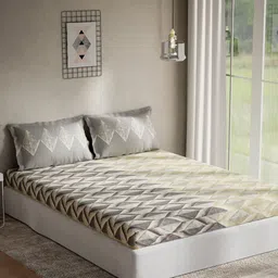 DDecor Grey & Cream-Coloured Geometric 144 TC Cotton 1 Extra Large Bedsheet with 2 Pillow Covers-picture-38