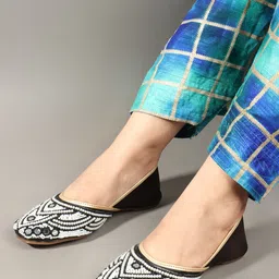 retro walk Mojaris For Women image 2