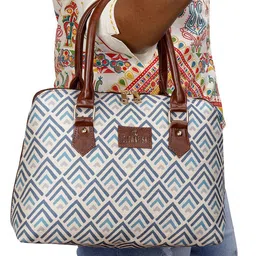 THE CLOWNFISH Geometric Structured Handheld Bag image 2