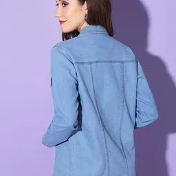 buynewtrend Women Solid Denim Jacket image 2