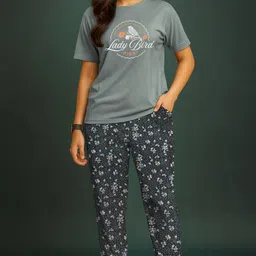 feel track Women Night Suit Set Multicolor Printed-picture-14