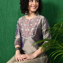 Sangria Embroidered Kurta With Trousers image 4