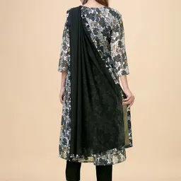 Hinayat Fashion Floral Printed Regular Empire Kurta With Trousers & Dupatta image 5
