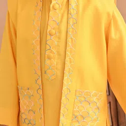 Superminis Boys Ethnic Motifs Embroidered Thread Work Straight Kurta With Pyjamas & Jacket image 5