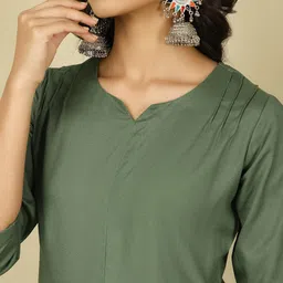 Jaipur Kurti Women Printed Regular Kurta with Trousers image 2