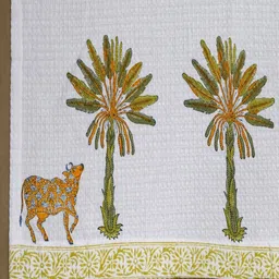 DESIGN GAATHA White & Greeen Pal & Cow Printed 350 GSM Cotton Bath Towel image 2
