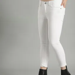 Roadster Women White Skinny Fit Mid-Rise Clean Look Stretchable Jeans image 1