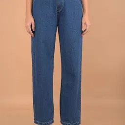 Crimsoune Club Women Straight Fit Mildly Distressed Stretchable Jeans image 4