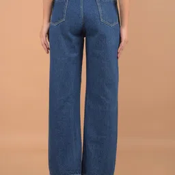 Crimsoune Club Women Straight Fit Mildly Distressed Stretchable Jeans image 2