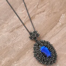 SOHI Silver-Plated Floral-Shaped Stone-Studded Pendant with Chain-picture-13