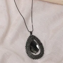 SOHI Silver-Plated Oval-Shaped Artificial Stones Studded Velvet Pendants With Chains-image-10