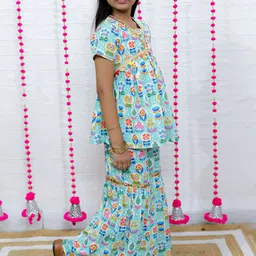 M'andy Girls Printed Regular Pure Cotton Kurta with Sharara image 4