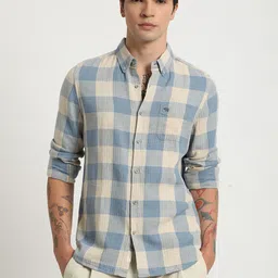 the bear house Men Slim Fit Checkered Button Down Collar Casual Shirt image 2