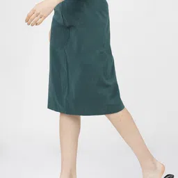 tokyo talkies Women Solid Straight Green Skirt image 3