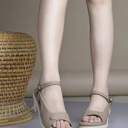 shoetopia Women Heels Sandal image 3